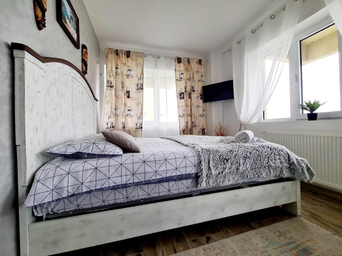 Moonlight Residence Mamaia Extérieur photo